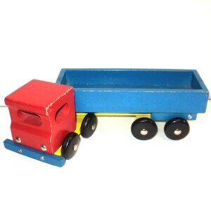 Wooden Toy Truck Retro Simple Rustic Design Open Flatbed Lifts Rolling Wheels